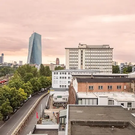 Apartment Modern Studio Good Located Balcony King Bed *